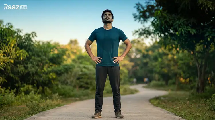खुली हवा में एक्सरसाइज करता पुरुष - स्ट्रेस मैनेजमेंट से बेहतर सेक्स लाइफ